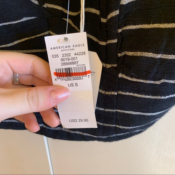 NWT Navy Striped Crop Top - Picture 2 of 4